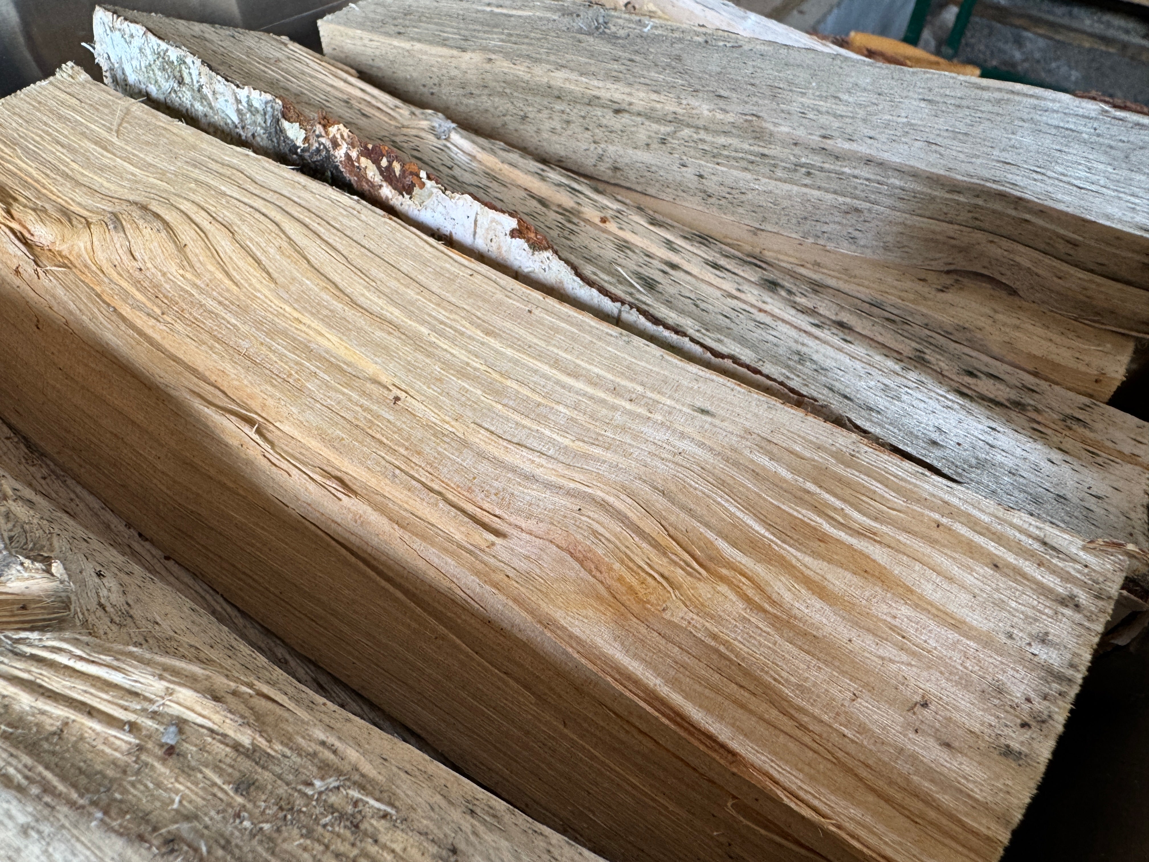 Polttopuut kakkoslaatu - sinertymää ja pilkkuja